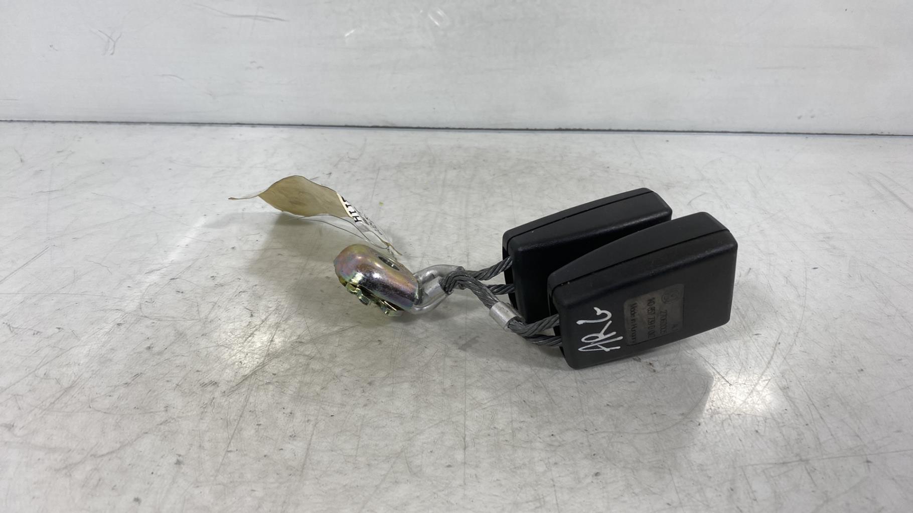Aggancio cintura sicurezza posteriore sinistro VOLKSWAGEN GOLF 5 Diésel - 1