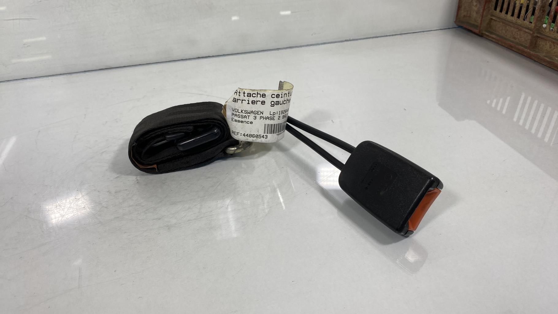 Aggancio cintura sicurezza posteriore sinistro VOLKSWAGEN PASSAT 3 PHASE 2 BREAK Gasolina - 1