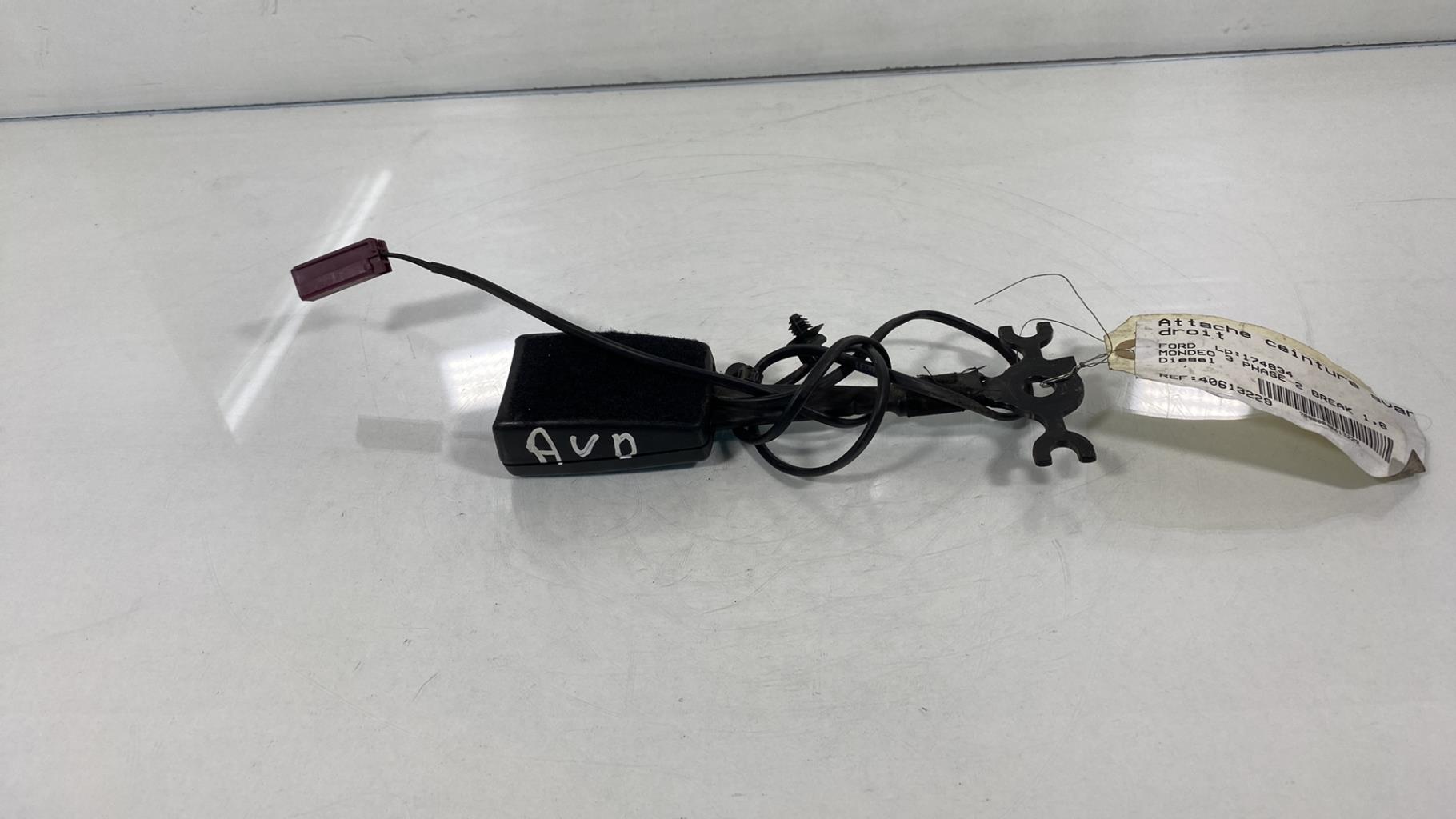 Aggancio cintura sicurezza anteriore destro FORD MONDEO 3 PHASE 2 BREAK Diésel - 1