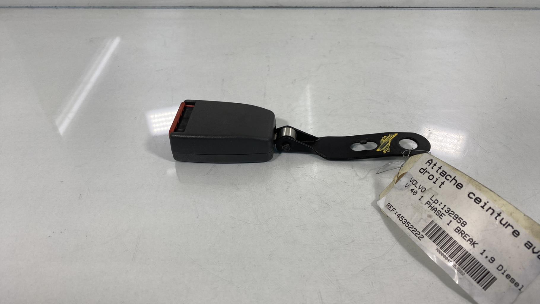 Aggancio cintura sicurezza anteriore destro VOLVO V 40 1 PHASE 1 BREAK Diésel - 1