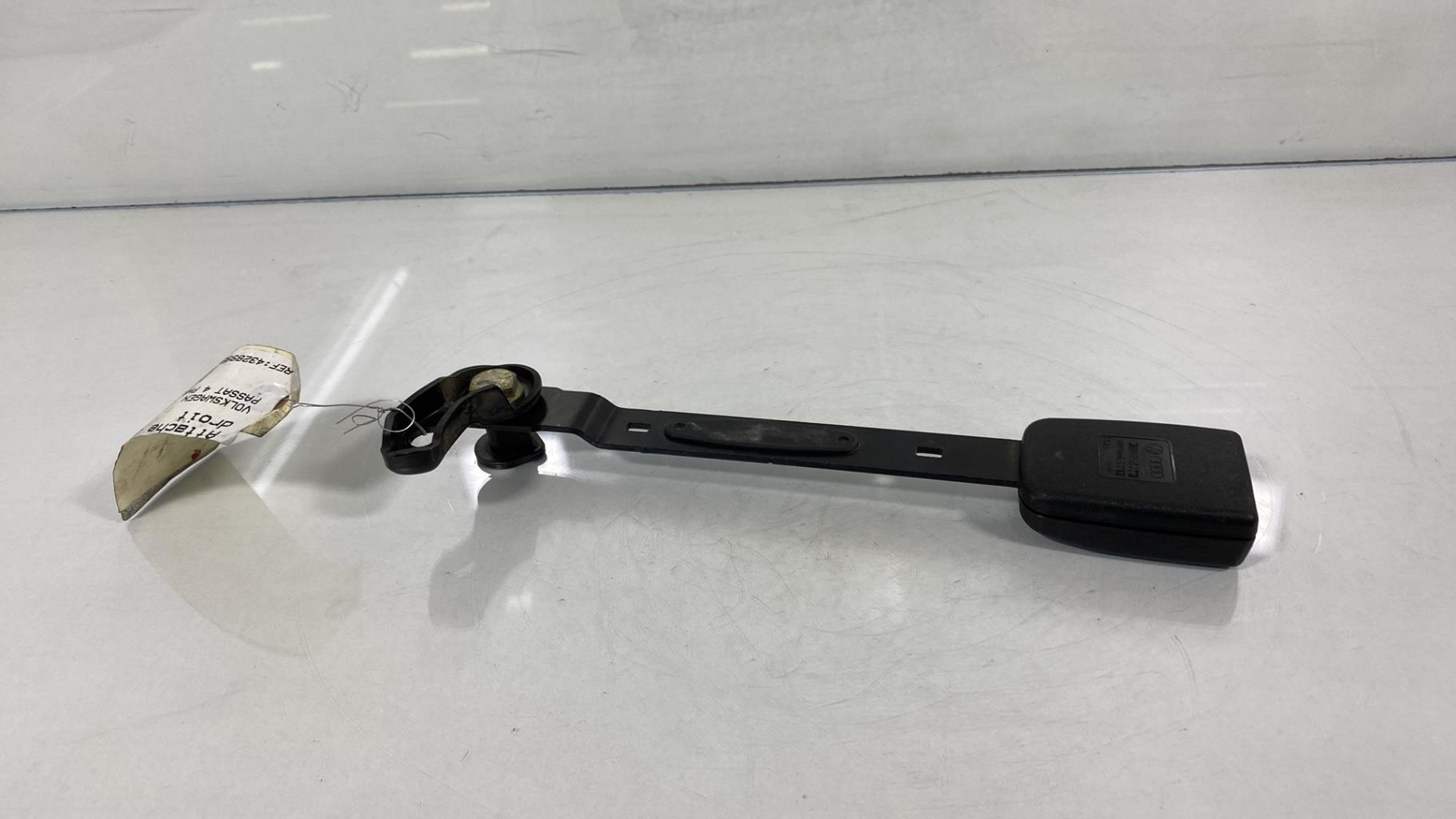 Aggancio cintura sicurezza anteriore destro VOLKSWAGEN PASSAT 4 PHASE 1 Gasolina - 1