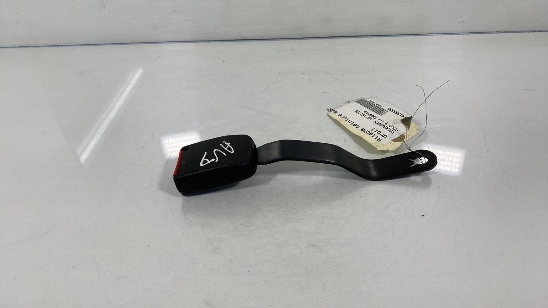 Aggancio cintura sicurezza anteriore destro VOLKSWAGEN POLO 3 Gasolina - 1