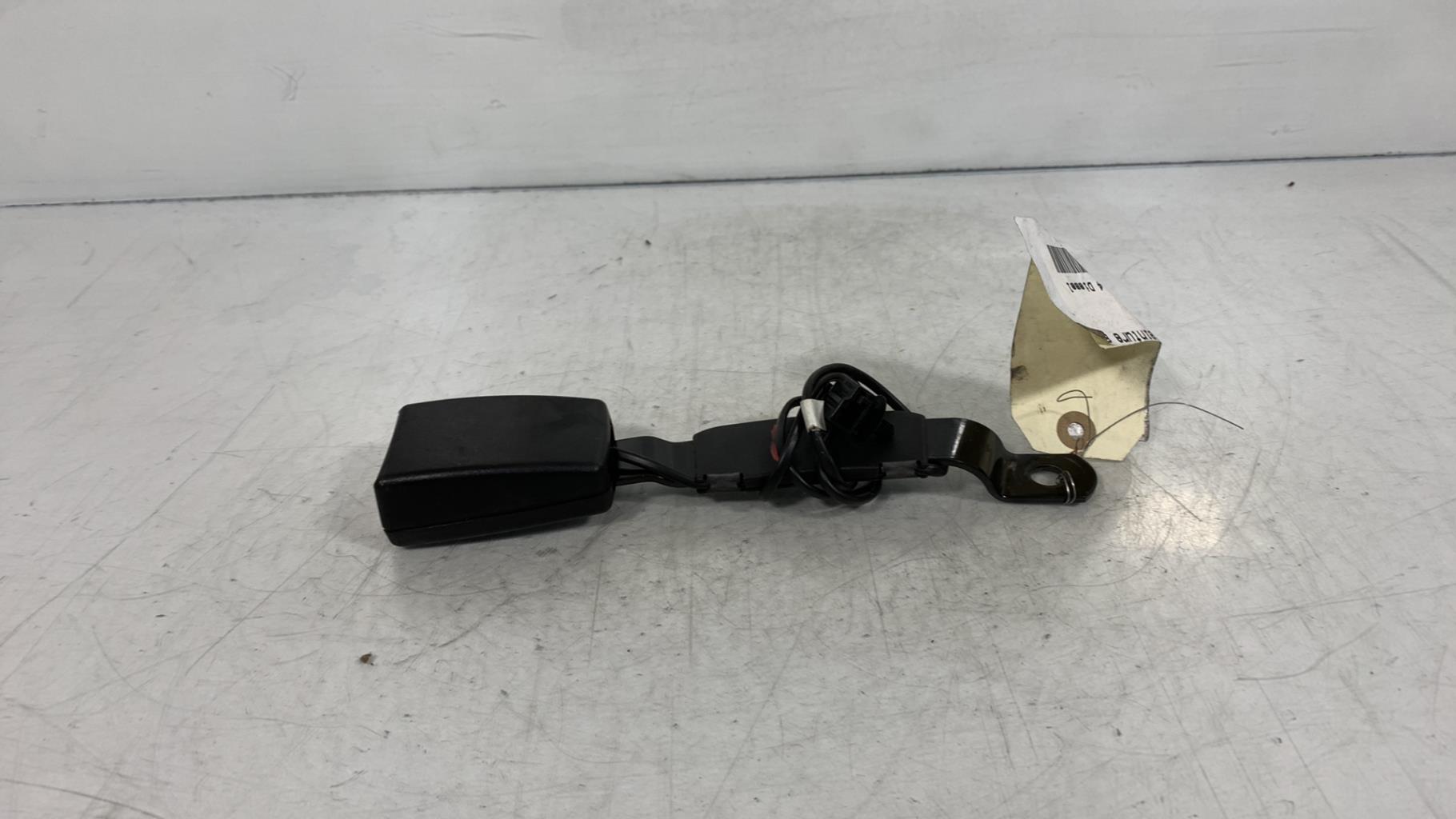 Aggancio cintura sicurezza anteriore destro SEAT IBIZA 4 PHASE 1 Diésel - 1