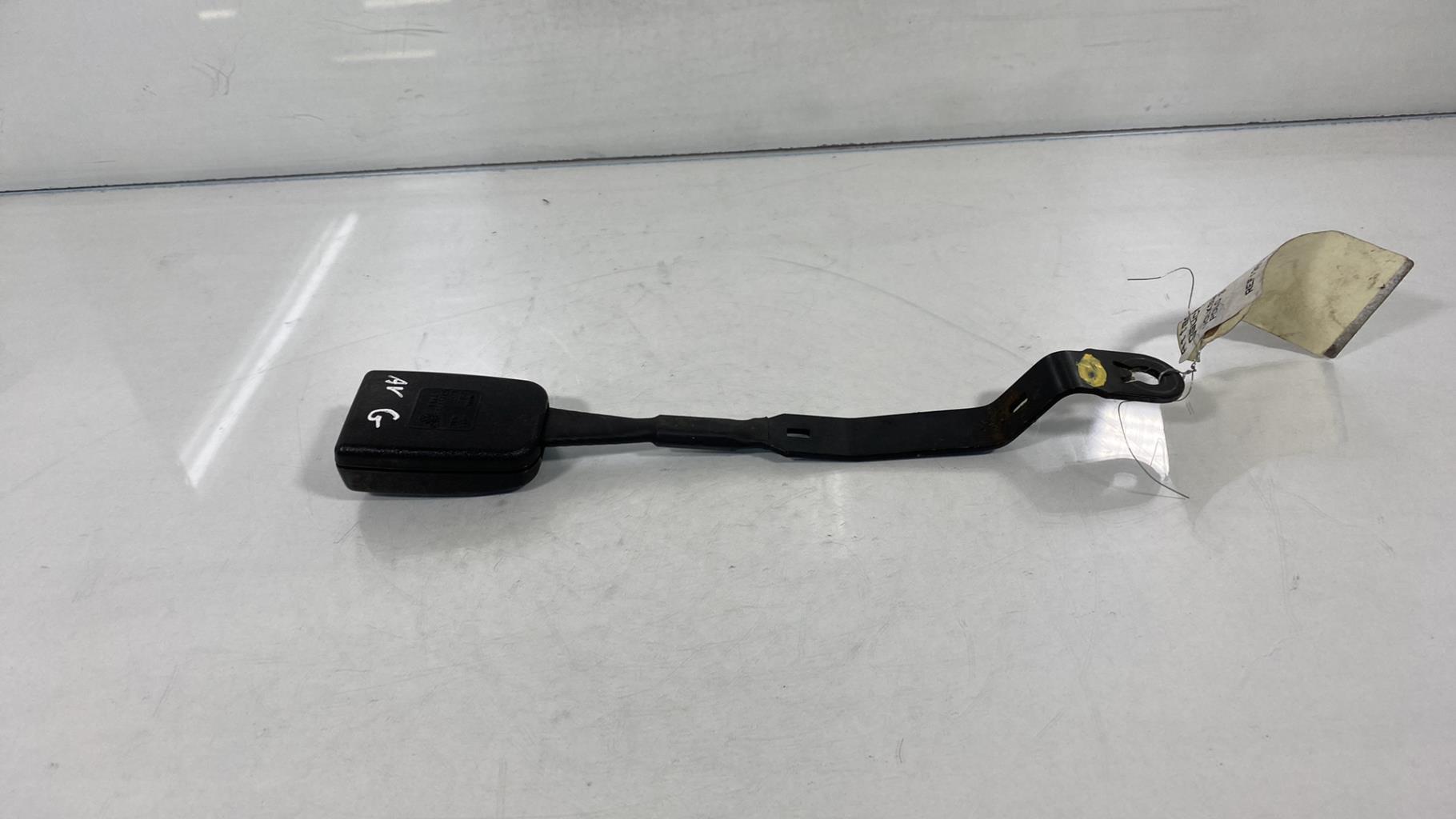 Aggancio cintura sicurezza anteriore sinistro VOLKSWAGEN POLO 3 PHASE 2 Diésel - 1