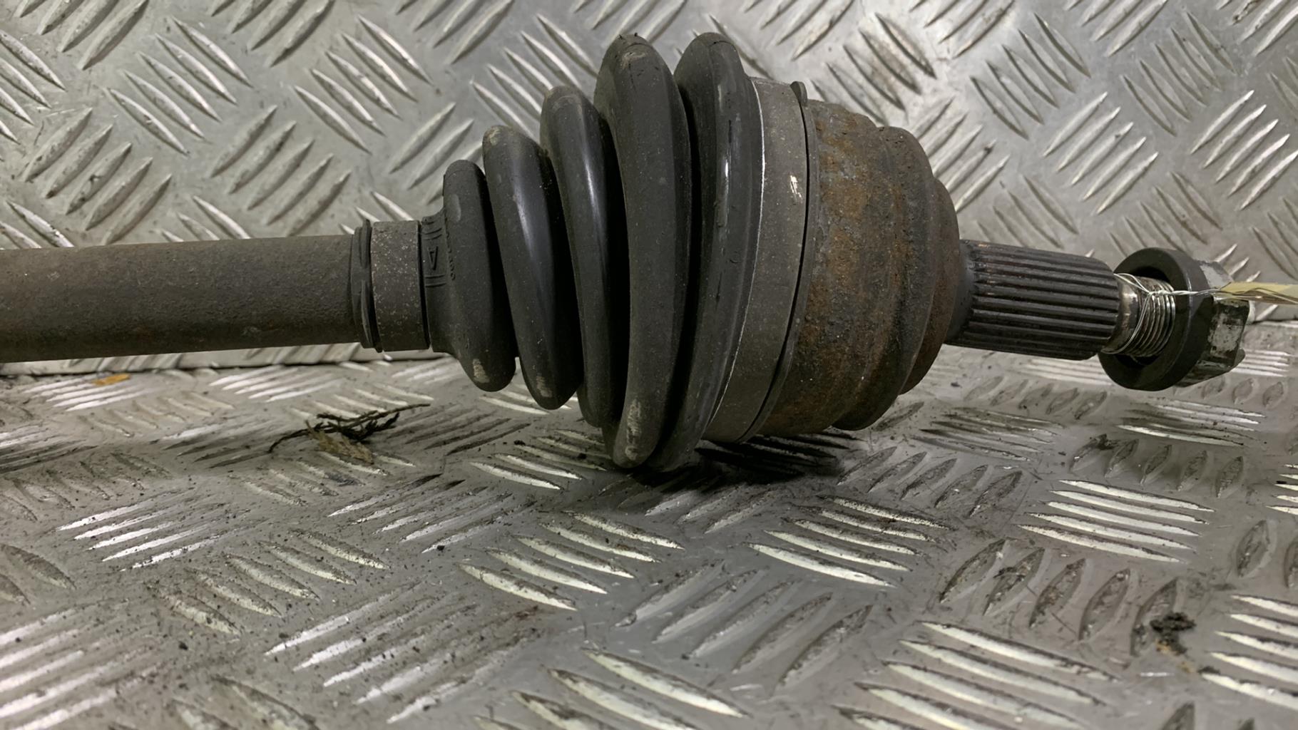 Giunto cardanico albero di trasmissione sinistro PEUGEOT 308 2 SW PHASE 1 BREAK Gasolina - 1