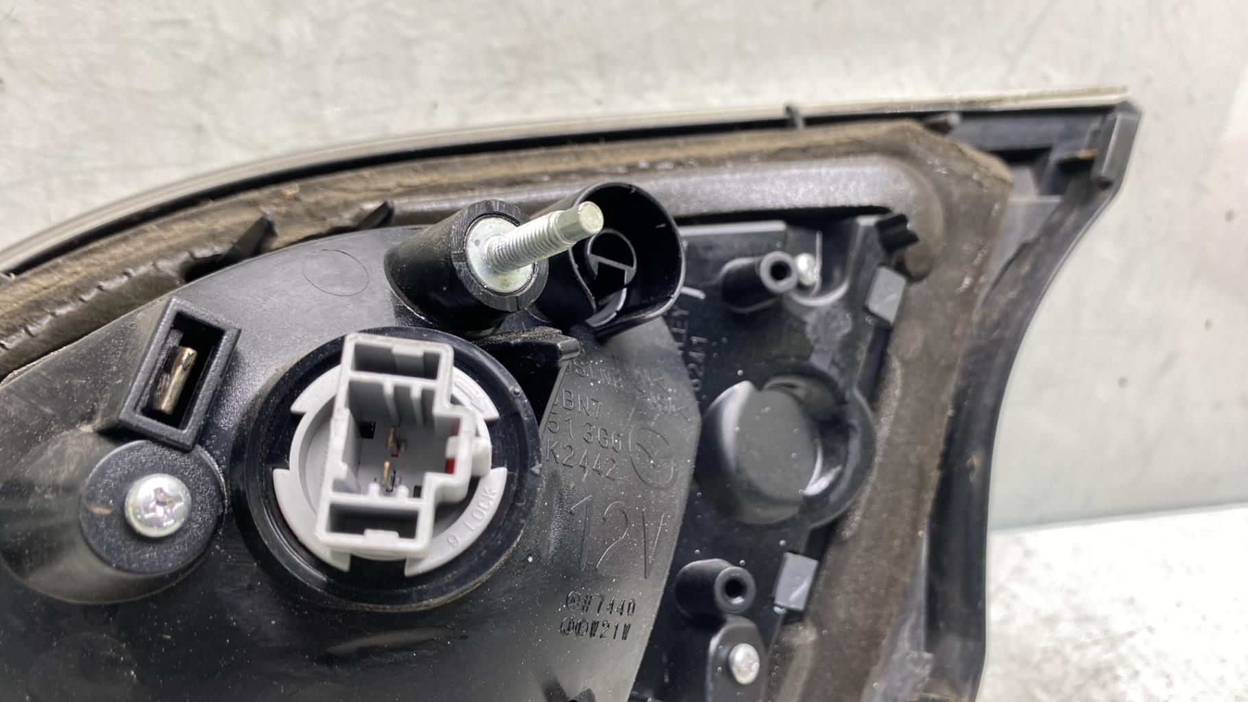 Feu arriere secondaire gauche (feux) MAZDA 3 2 PHASE 1 Diesel - 1