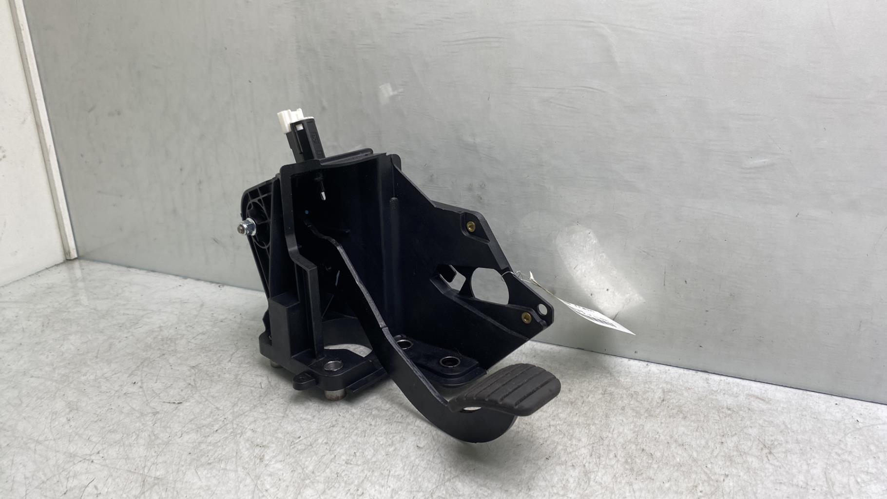 Pedale de frein RENAULT MASTER 3 PHASE 3 Diesel - 1
