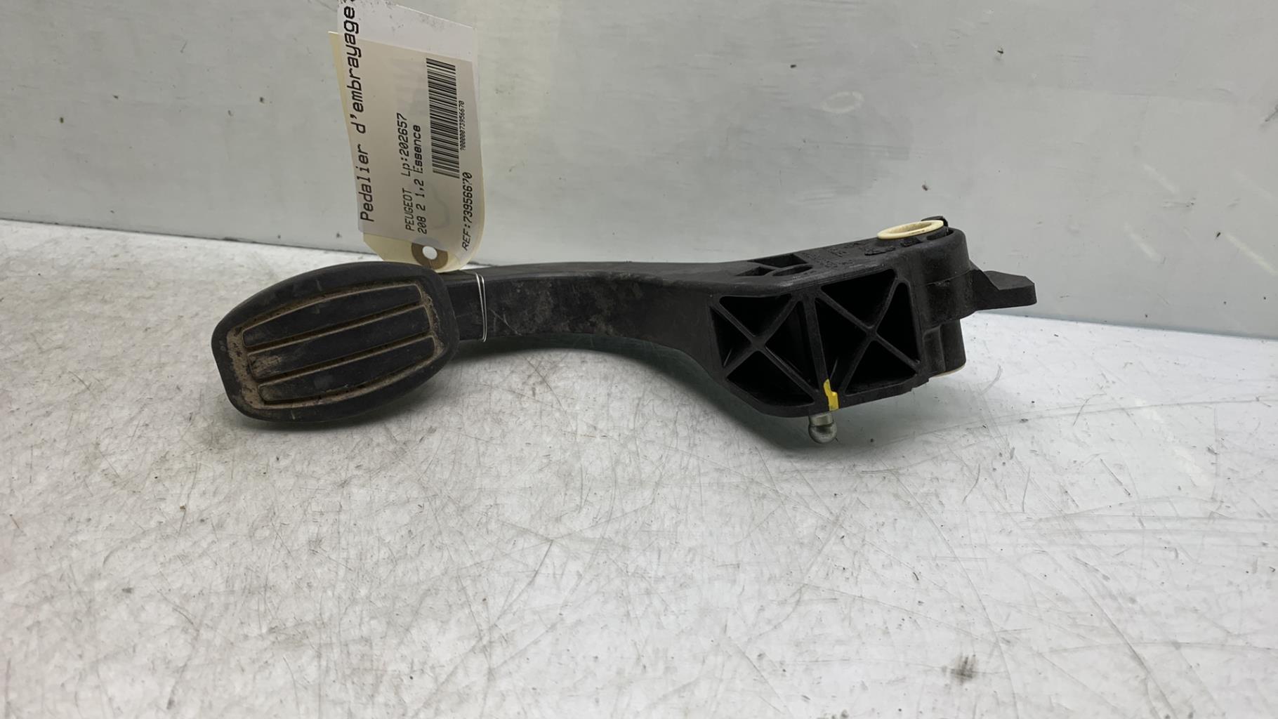 Pedale della frizione PEUGEOT 208 2 Gasolina - 1