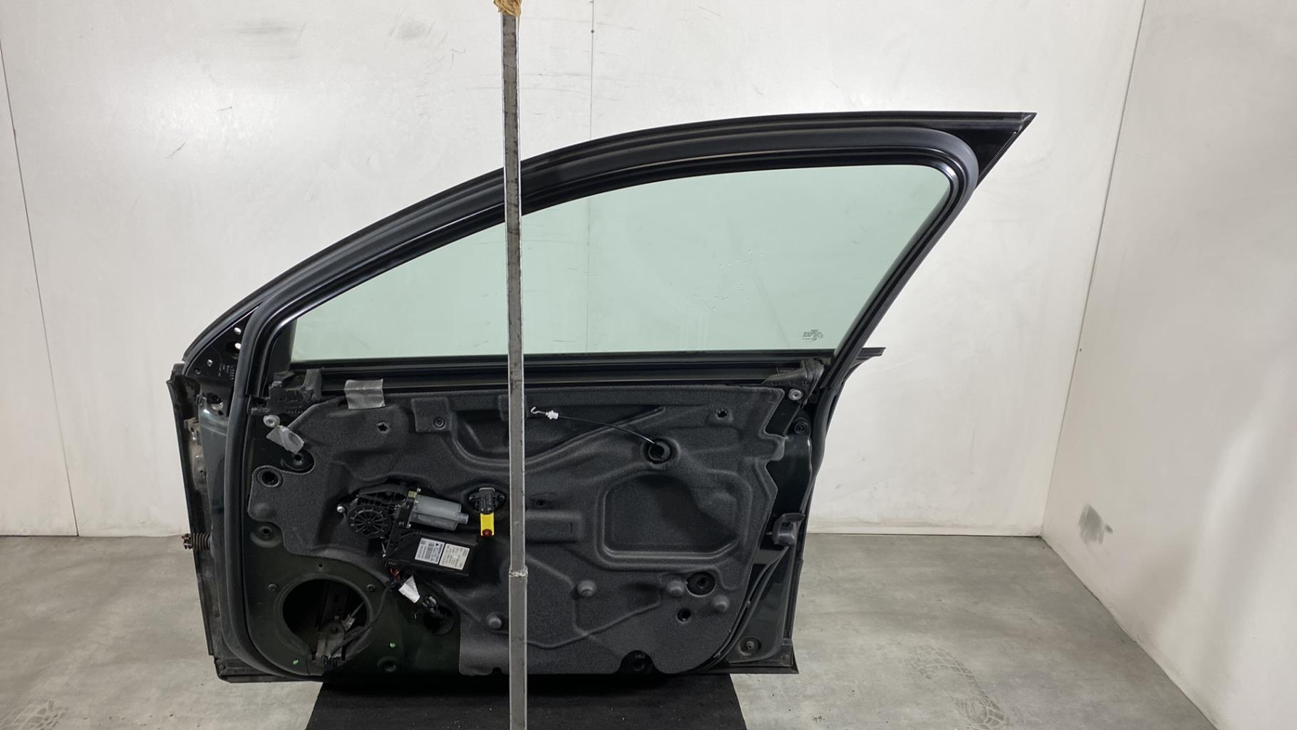 Puerta delantera derecha AUDI A4 2 AVANT PHASE 2 BREAK Diésel - 1
