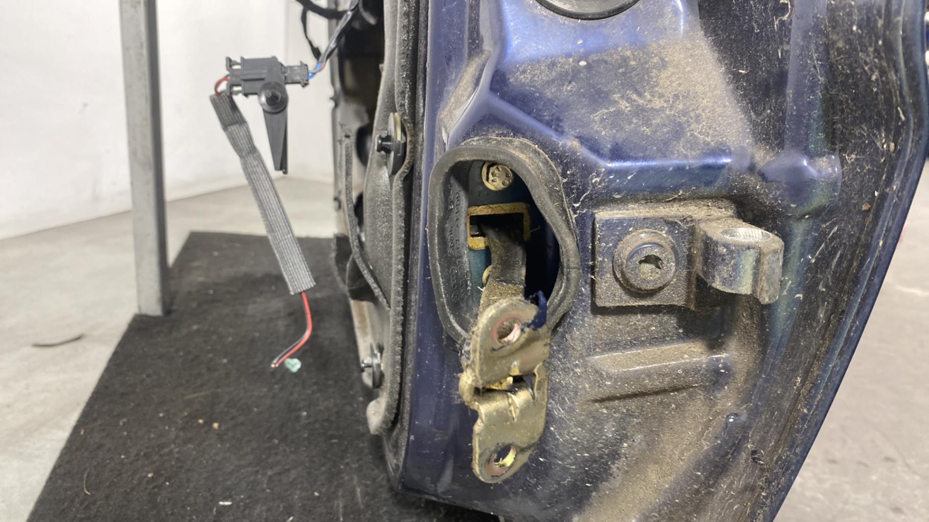 Portiera anteriore sinistra VOLKSWAGEN POLO 3 PHASE 2 Gasolina - 1