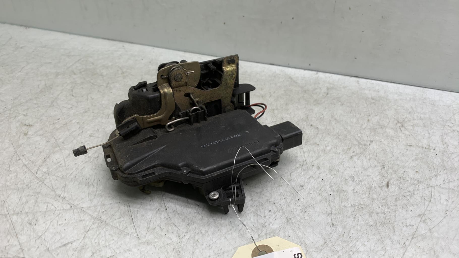 Serratura anteriore sinistra VOLKSWAGEN NEW BEETLE 1 PHASE 1 Diésel - 1