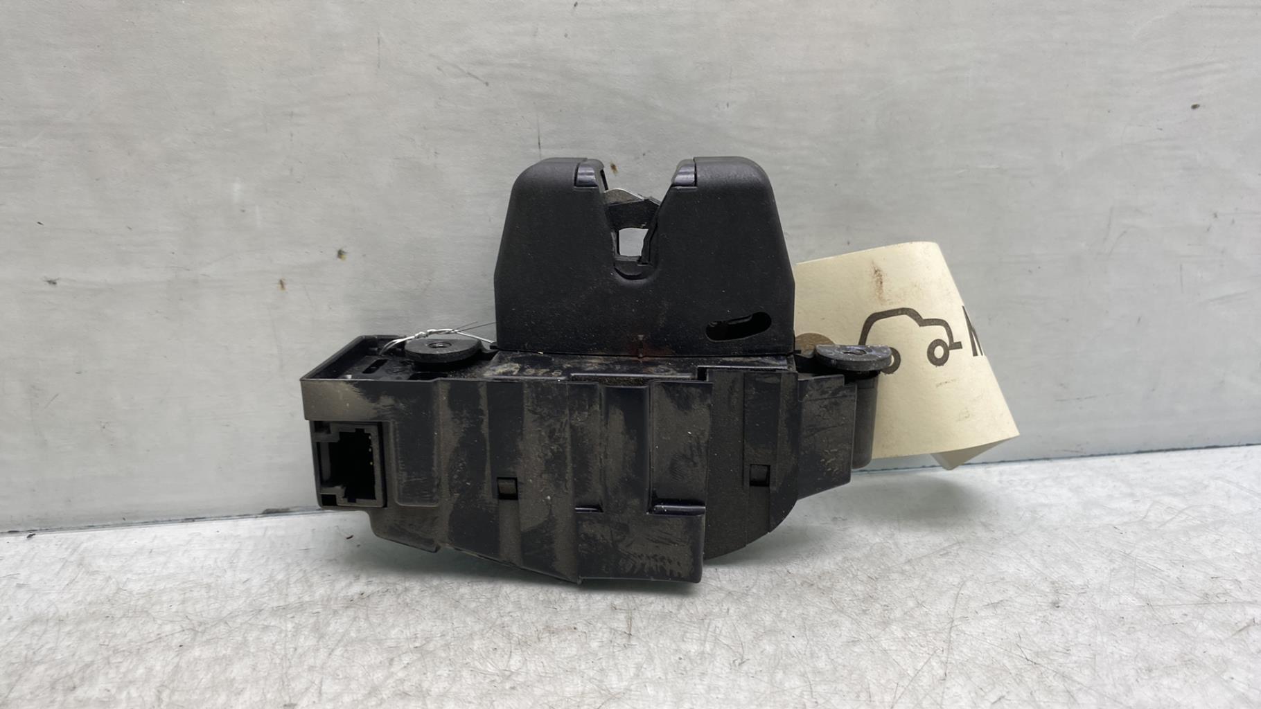 Serrure de coffre CITROEN C5 2 Diesel - 1