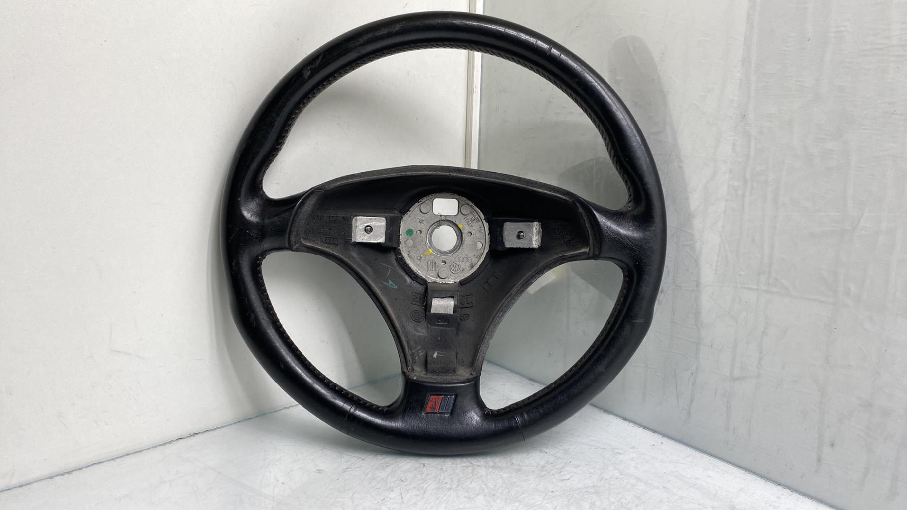 Volant AUDI TT 1 COUPE Essence - 1