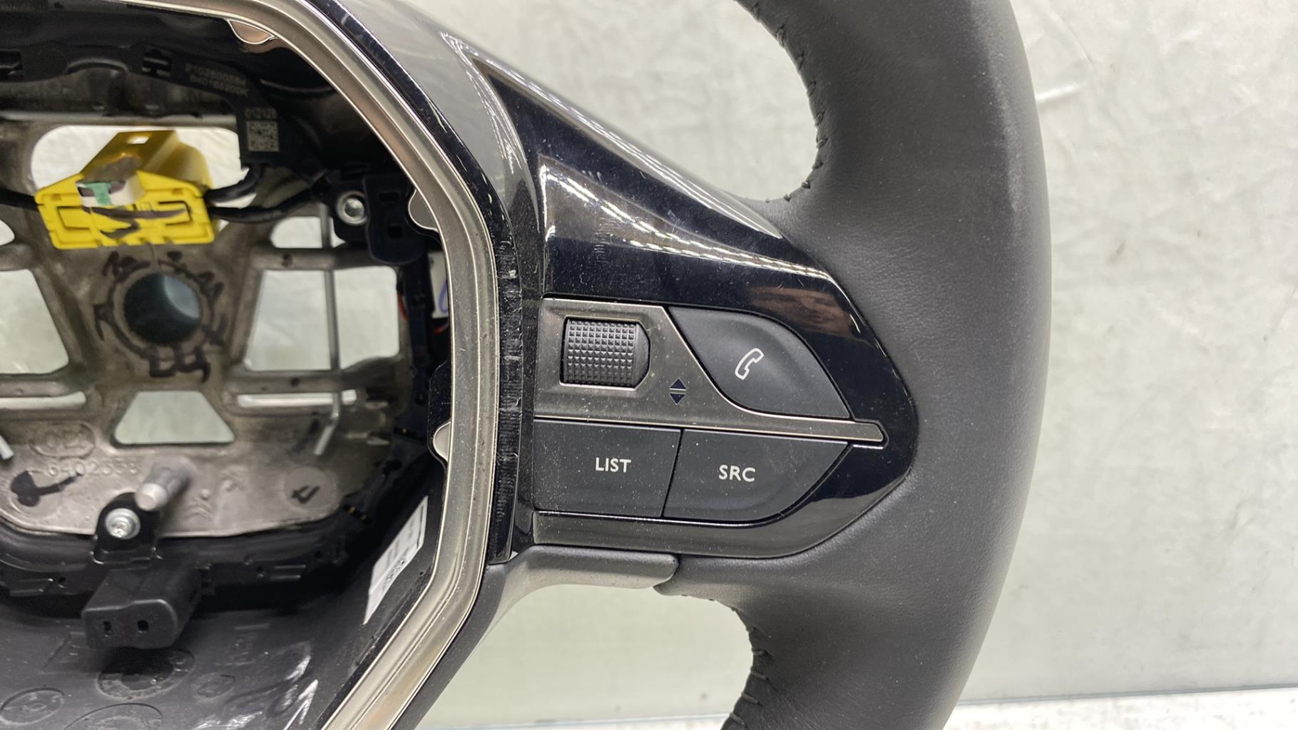 Volante PEUGEOT 208 2 Gasolina - 1