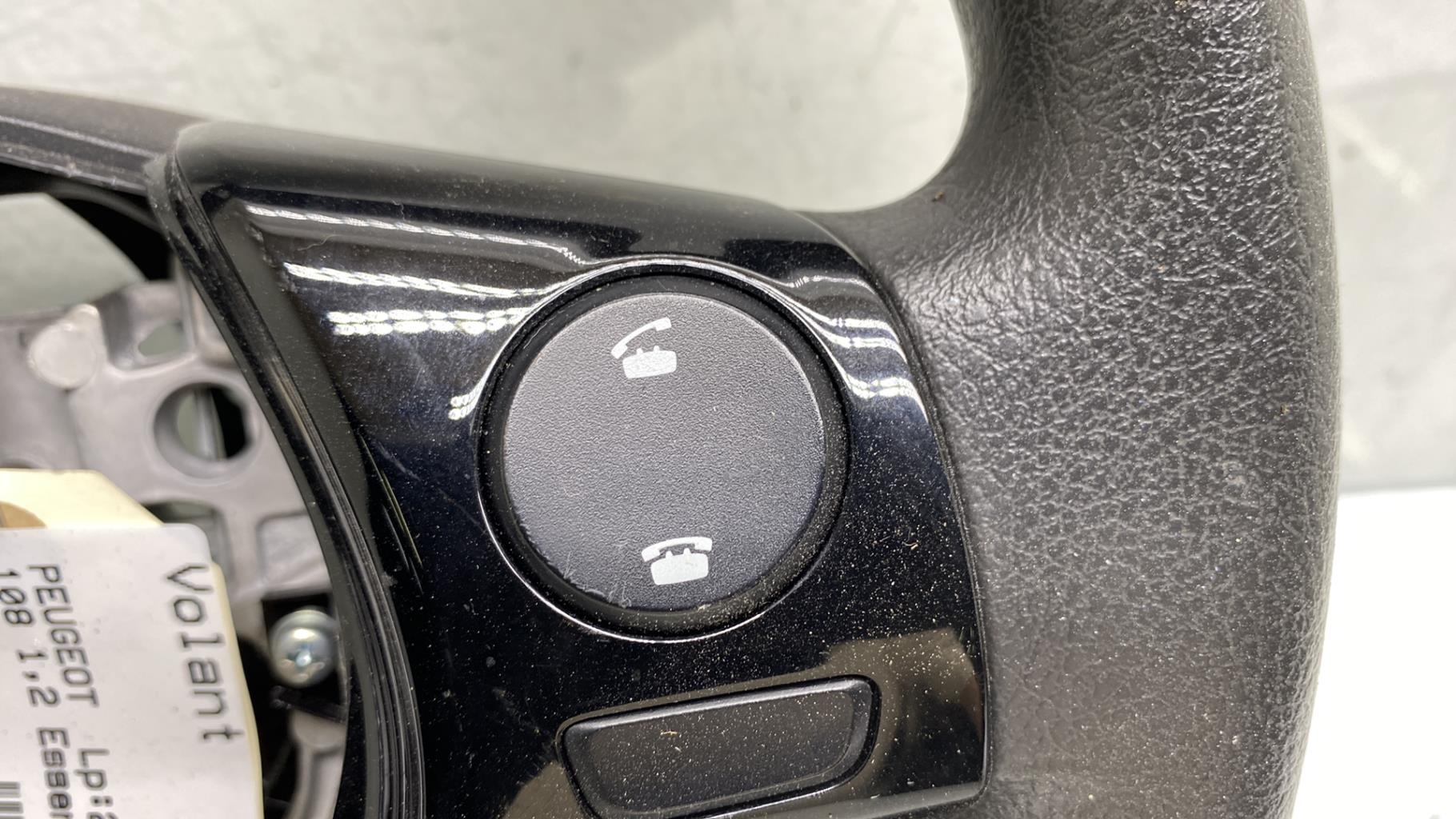 Volant PEUGEOT 108 Essence - 1