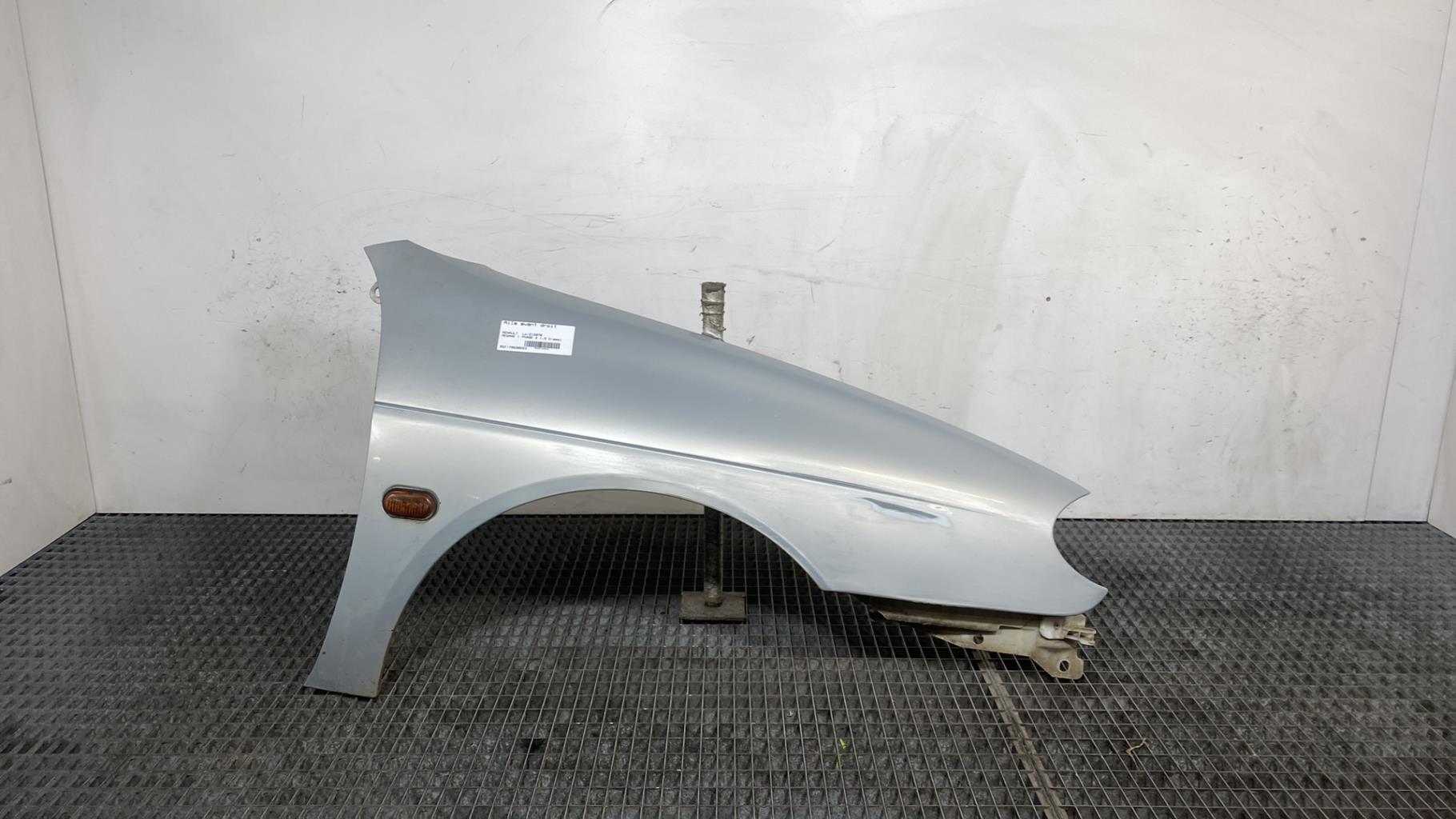 Aile avant droit RENAULT MEGANE 1 PHASE 2 Diesel - 1
