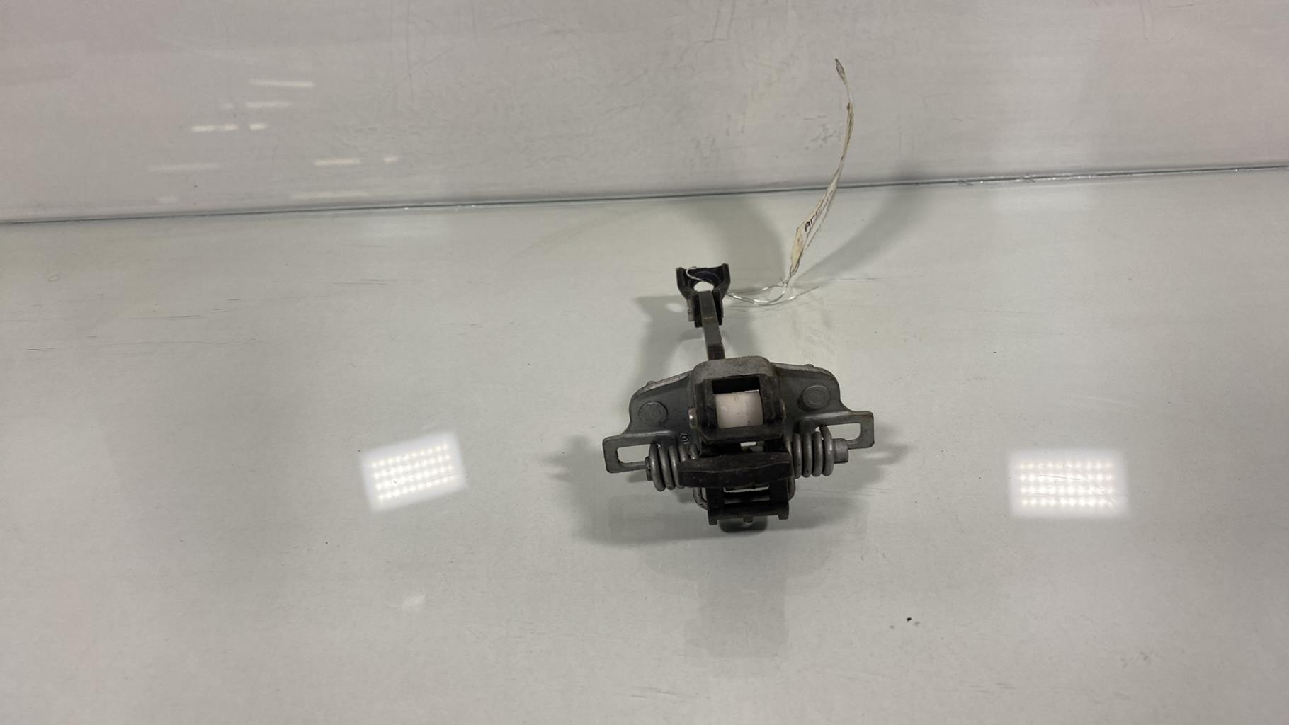 Arresto portiera posteriore destra CITROEN C4 PICASSO 1 Diésel - 1