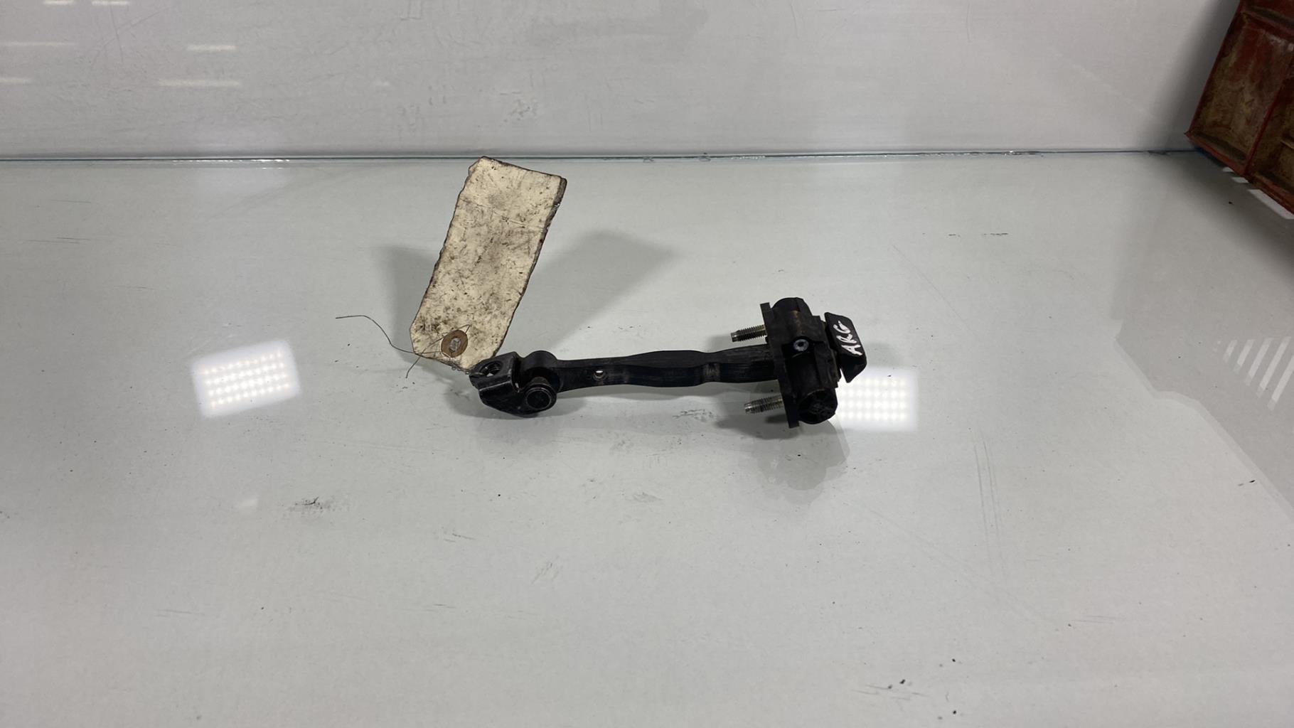 Arresto portiera posteriore sinistra FORD FIESTA 6 PHASE 1 Diésel - 1
