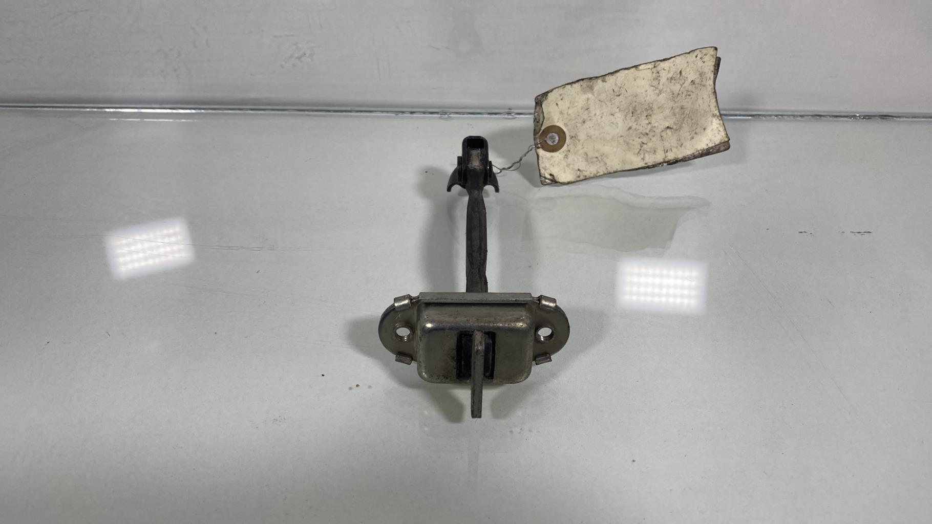 Arresto portiera posteriore sinistra TOYOTA YARIS 2 PHASE 1 Gasolina - 1