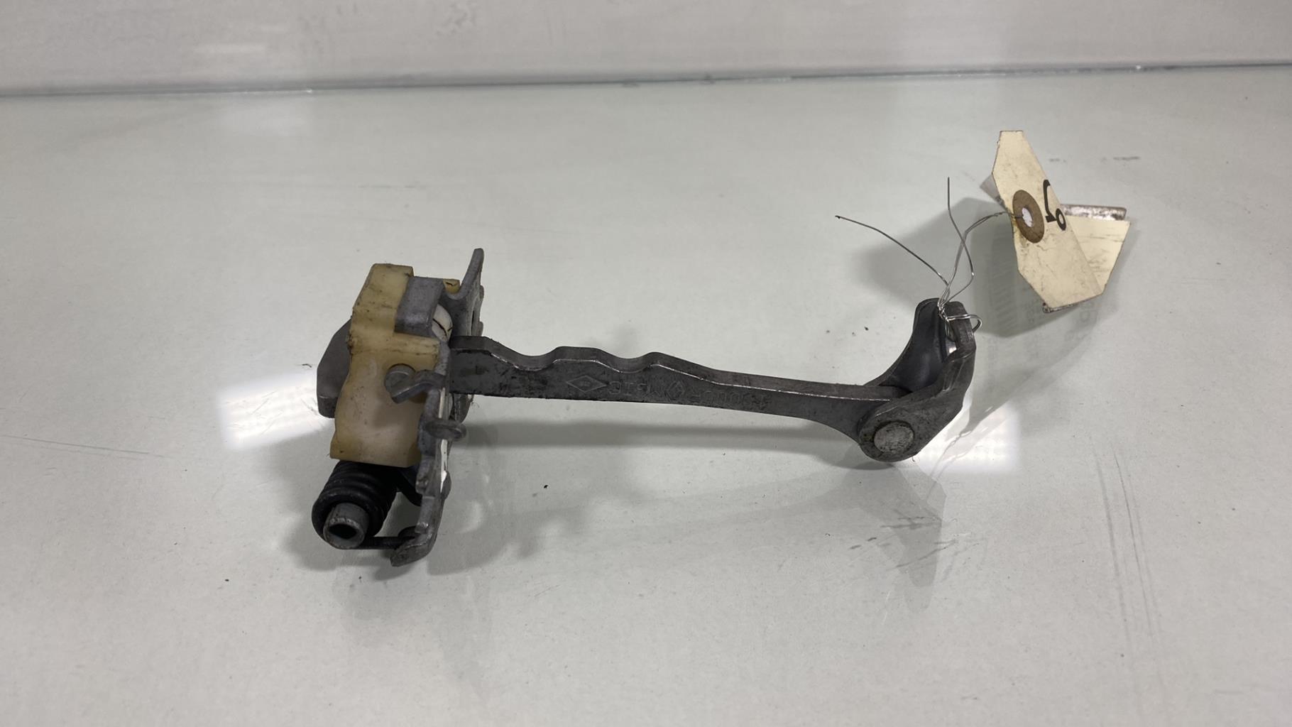 Arresto portiera posteriore sinistra RENAULT SCENIC 3 PHASE 1 Diésel - 1