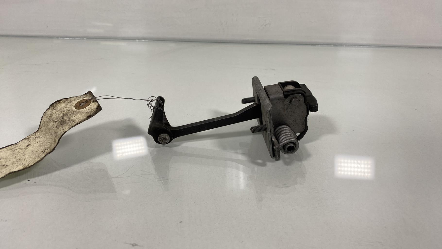 Arresto portiera anteriore destra CITROEN C3 2 PHASE 1 Gasolina - 1
