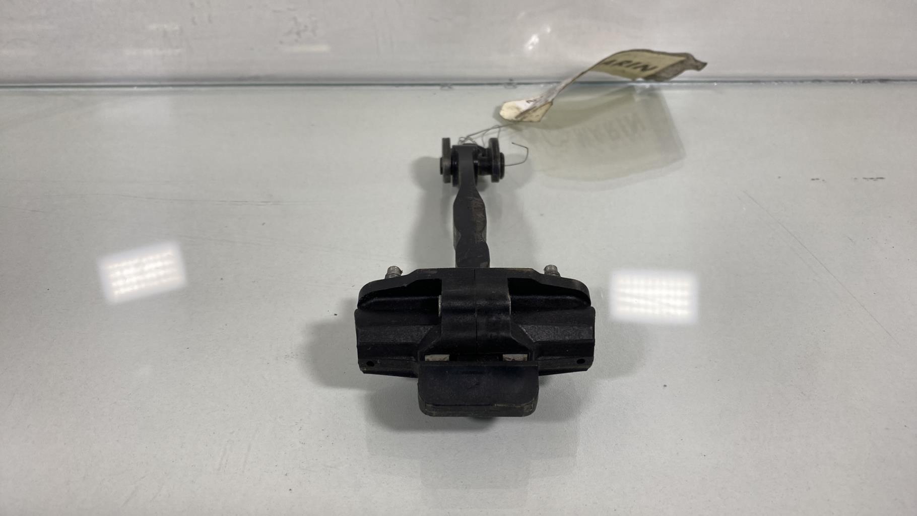Arresto portiera anteriore destra FORD FIESTA 6 PHASE 1 Diésel - 1
