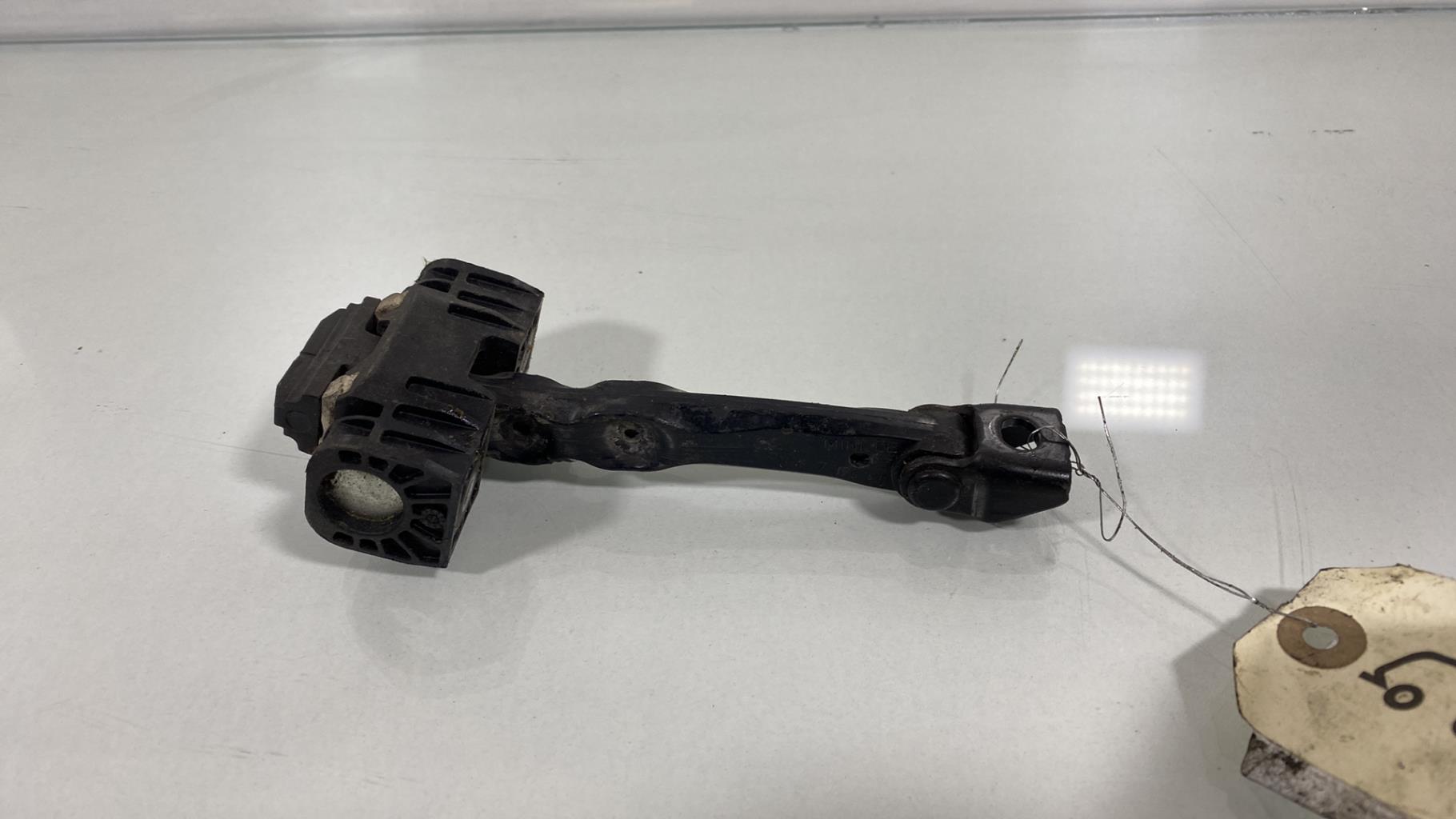 Arresto portiera anteriore destra MINI MINI 2 R56 PHASE 1 Diésel - 1