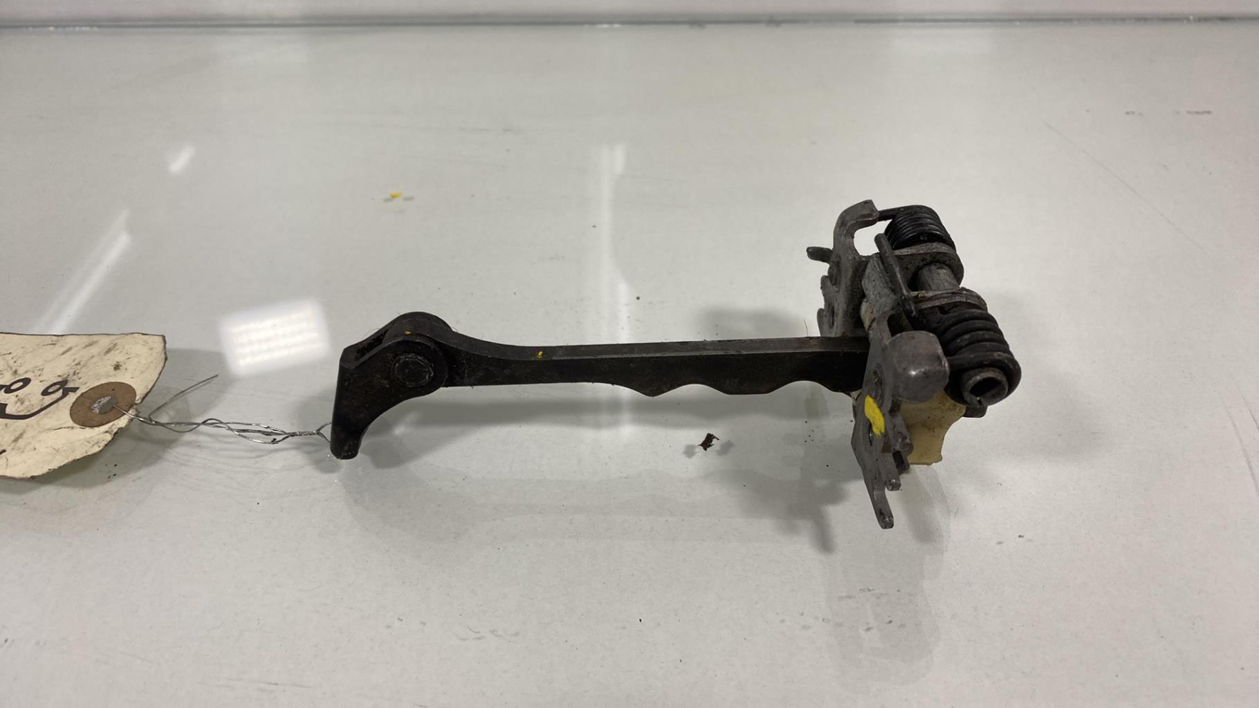 Arresto portiera anteriore destra RENAULT MEGANE 3 PHASE 1 Diésel - 1