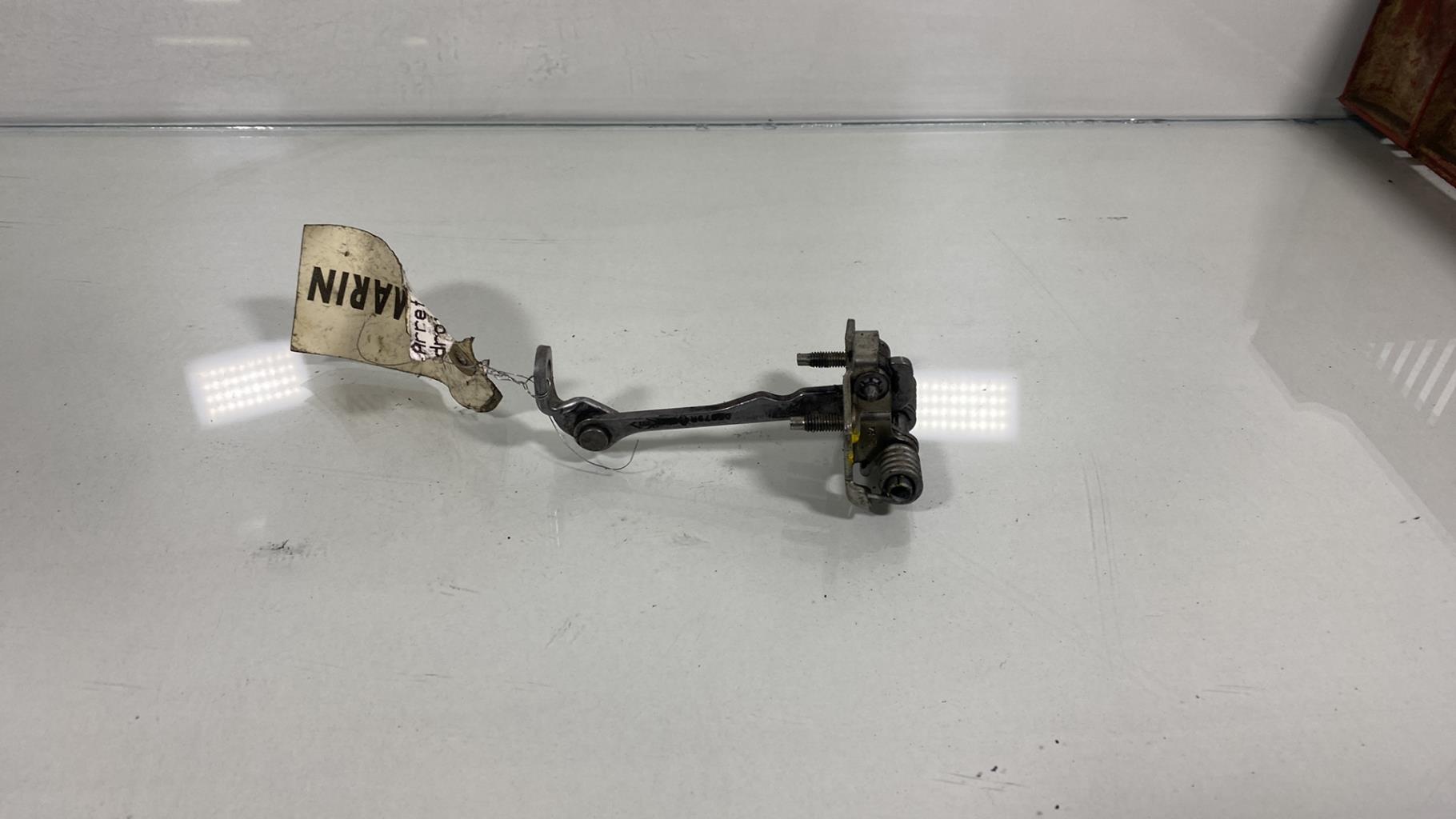 Arresto portiera anteriore destra DACIA SANDERO 1 Gasolina/Etanol - 1