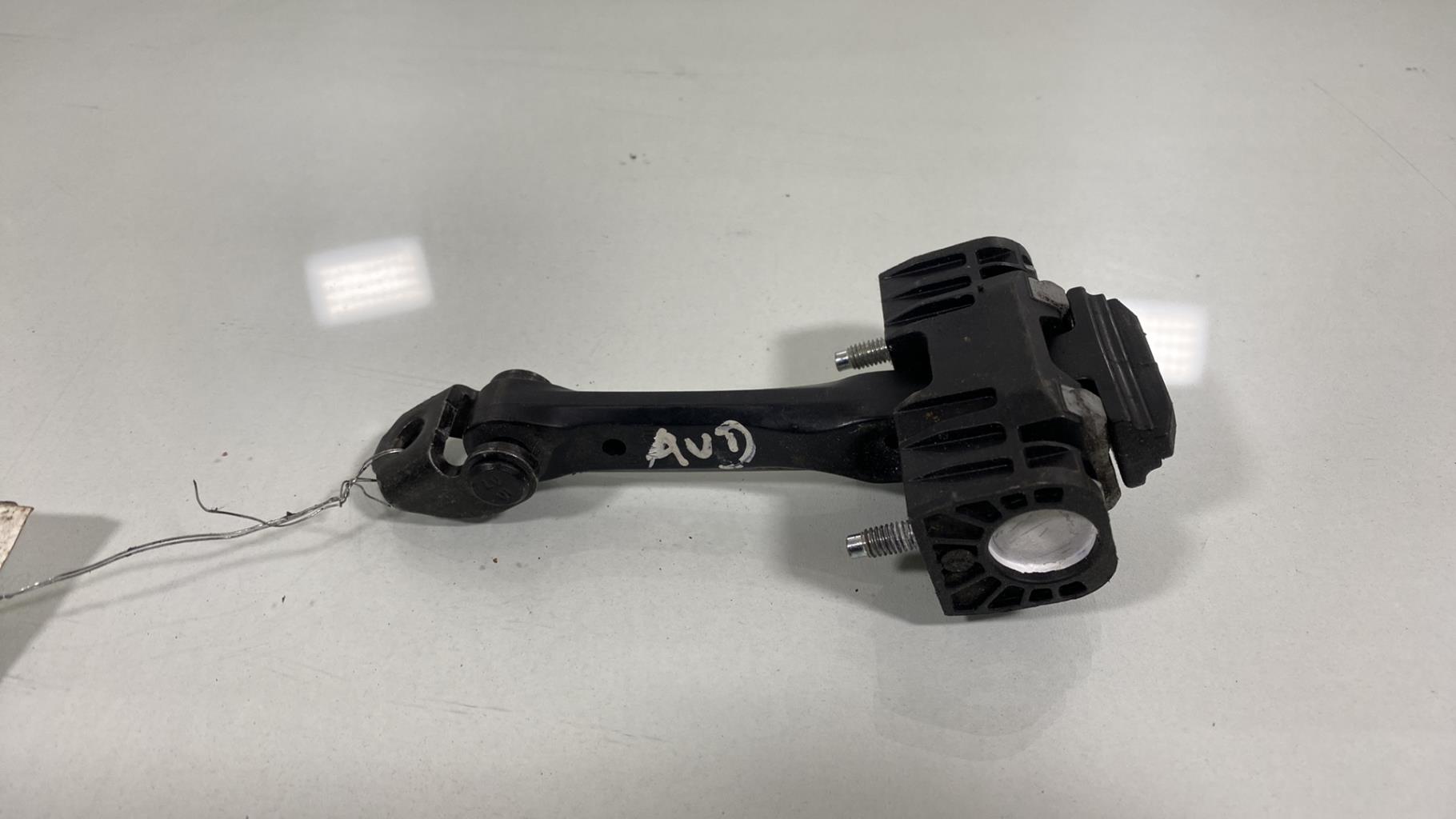 Arresto portiera anteriore destra PEUGEOT 407 PHASE 1 Diésel - 1