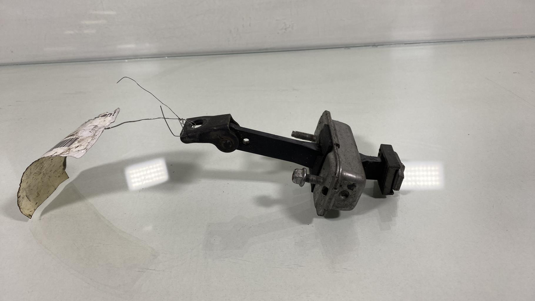 Arresto portiera anteriore destra PEUGEOT 208 1 PHASE 1 Diésel - 1