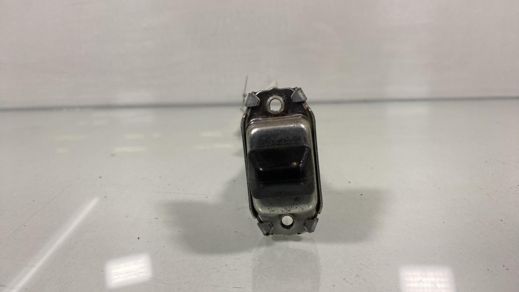 Arresto portiera anteriore sinistra RENAULT MEGANE 4 PHASE 1 BREAK Gasolina - 1
