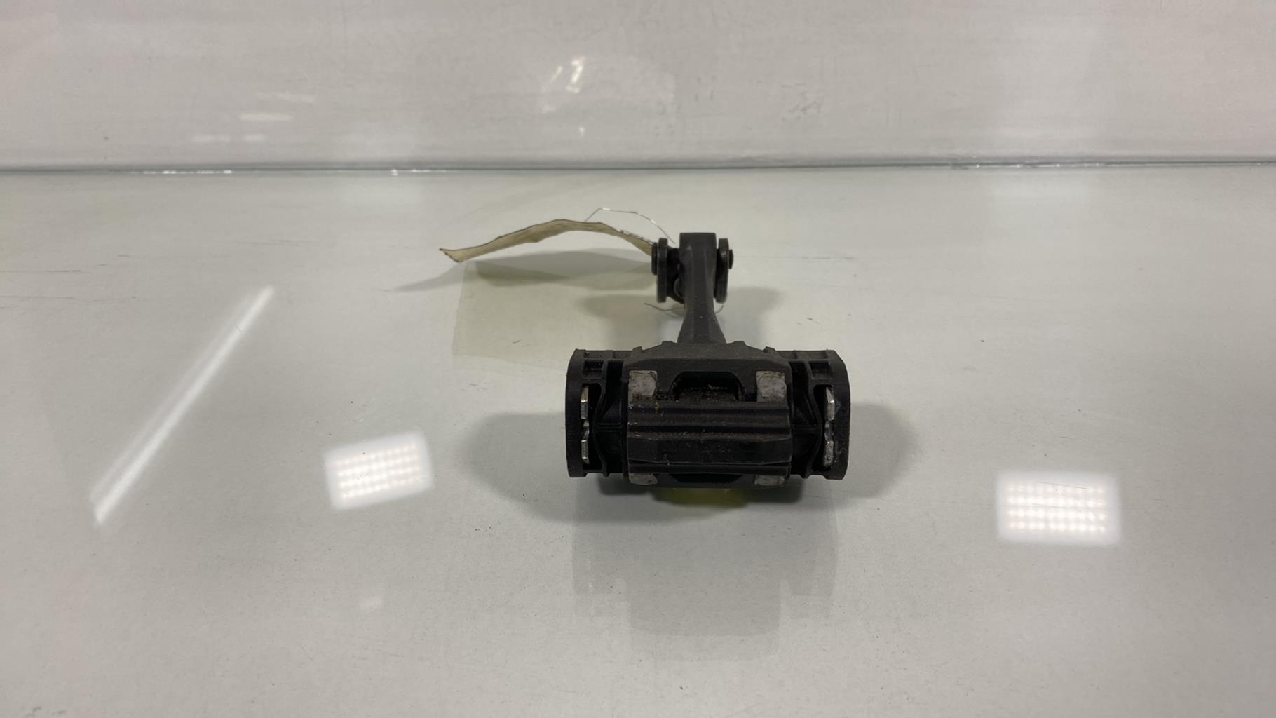 Arresto portiera anteriore sinistra PEUGEOT 407 PHASE 1 Diésel - 1