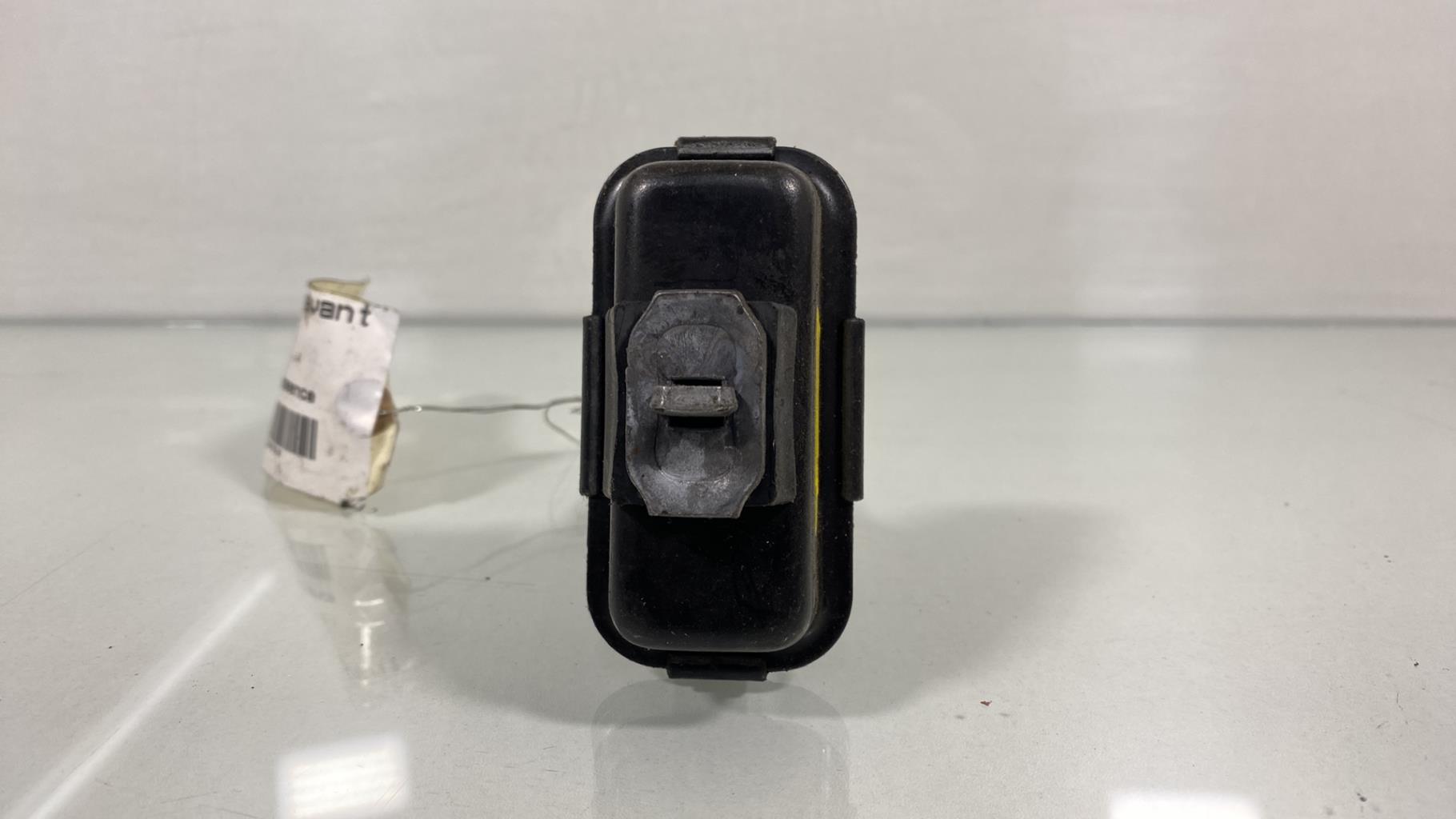 Arresto portiera anteriore sinistra PEUGEOT 2008 1 PHASE 2 Gasolina - 1