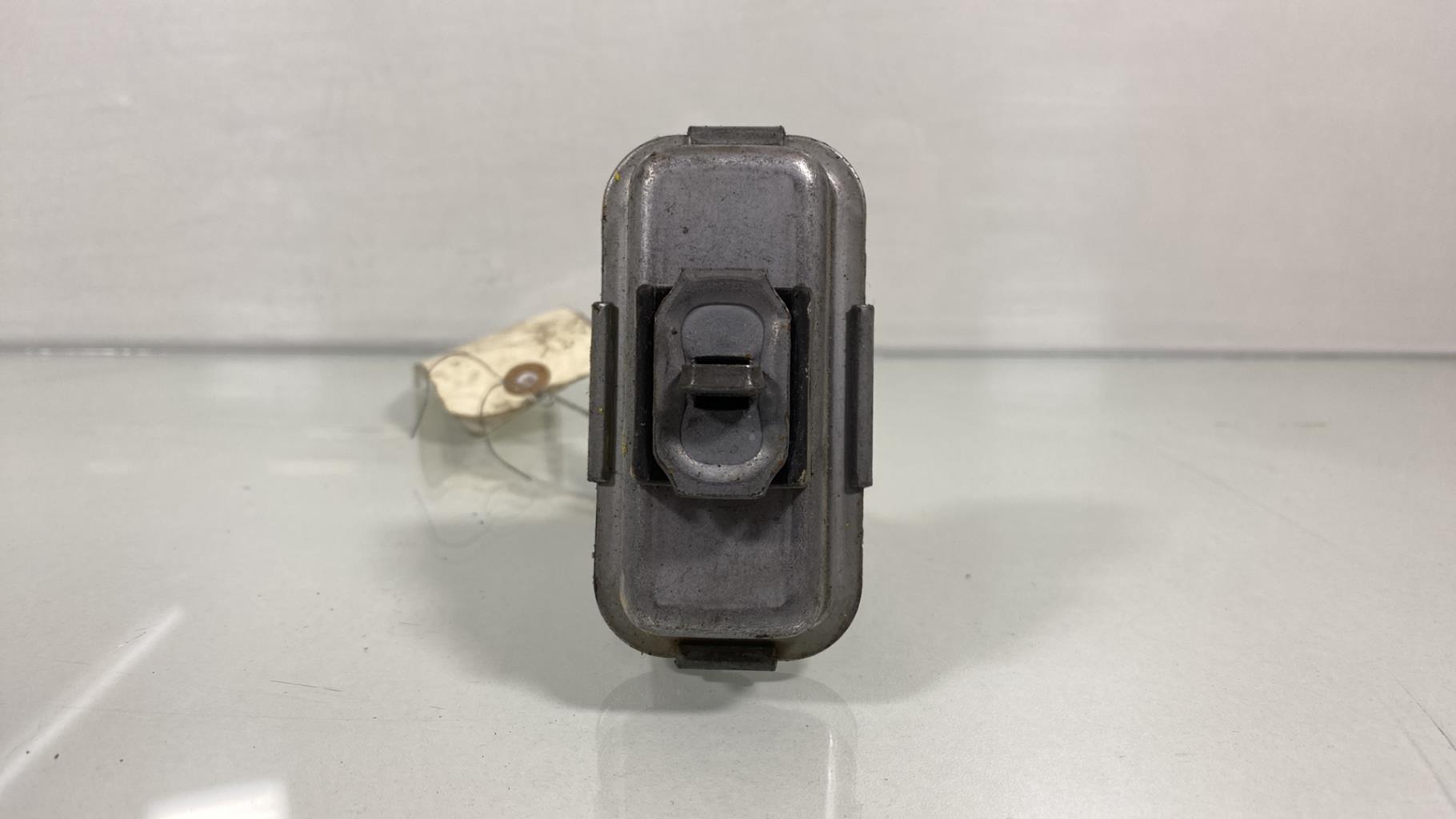 Arresto portiera anteriore sinistra PEUGEOT 208 1 PHASE 1 Diésel - 1