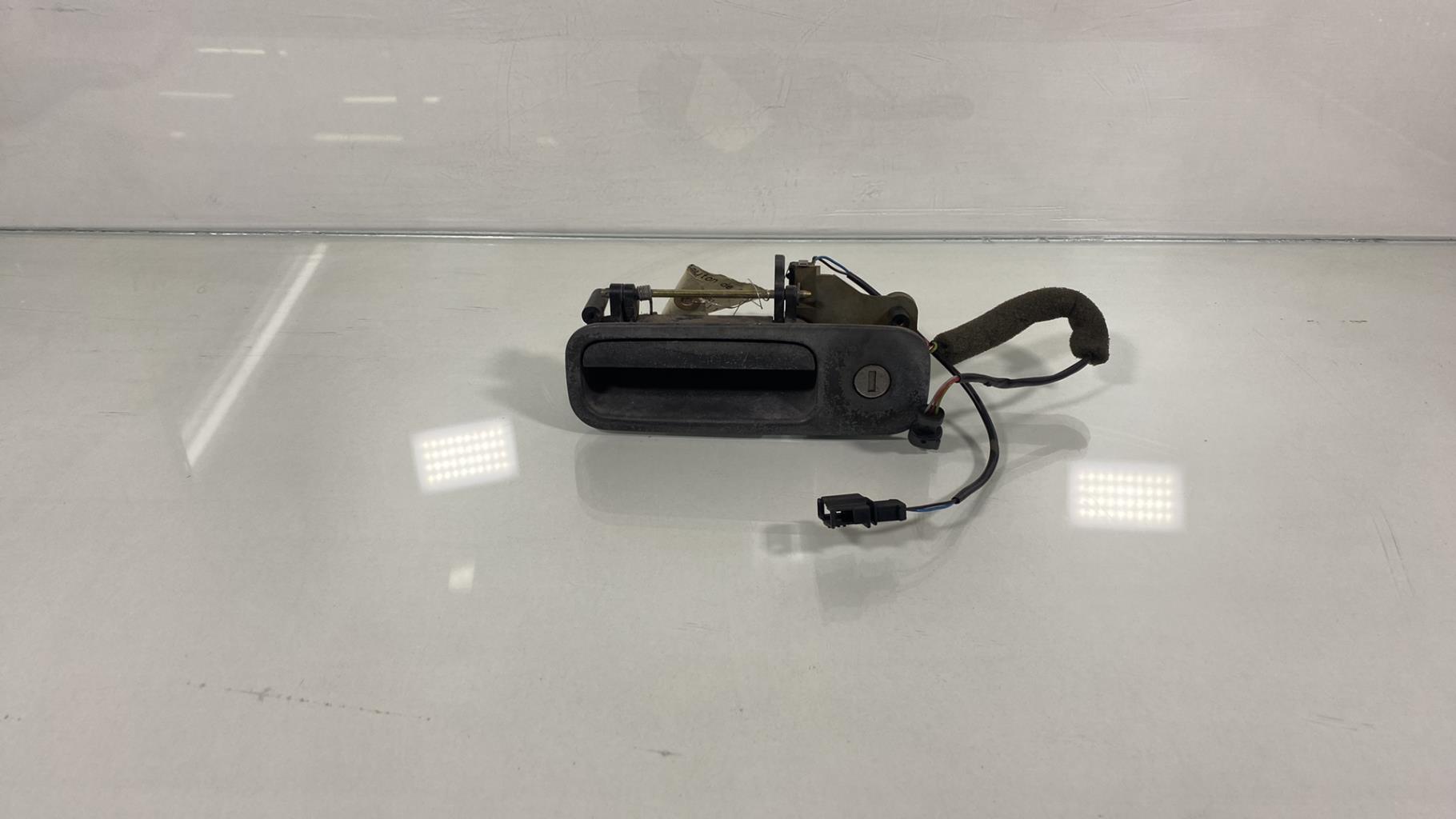 Bouton de coffre FORD GALAXY 1 PHASE 1 Diesel - 1
