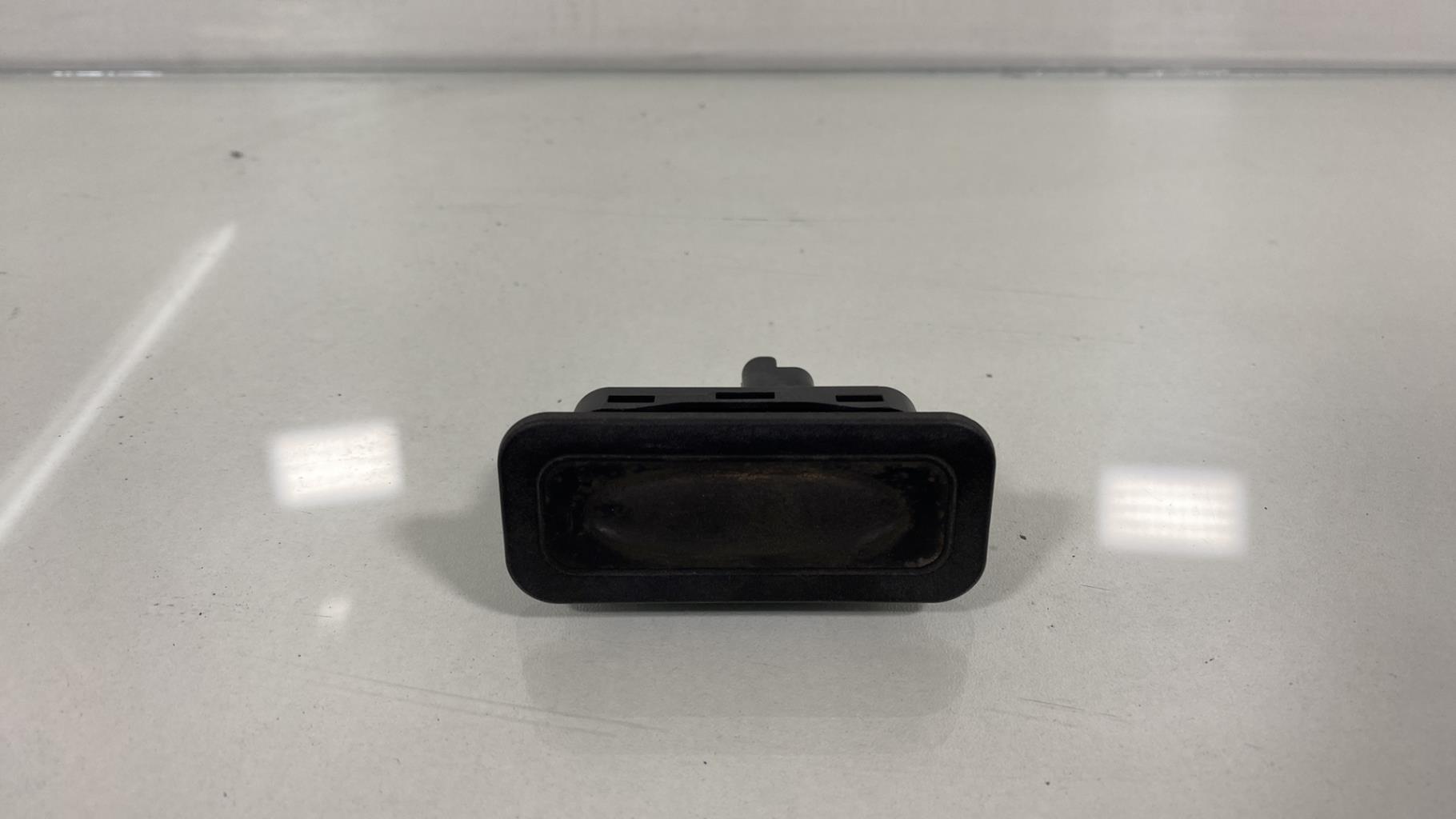 Bouton de coffre RENAULT SCENIC 3 PHASE 1 Diesel - 1