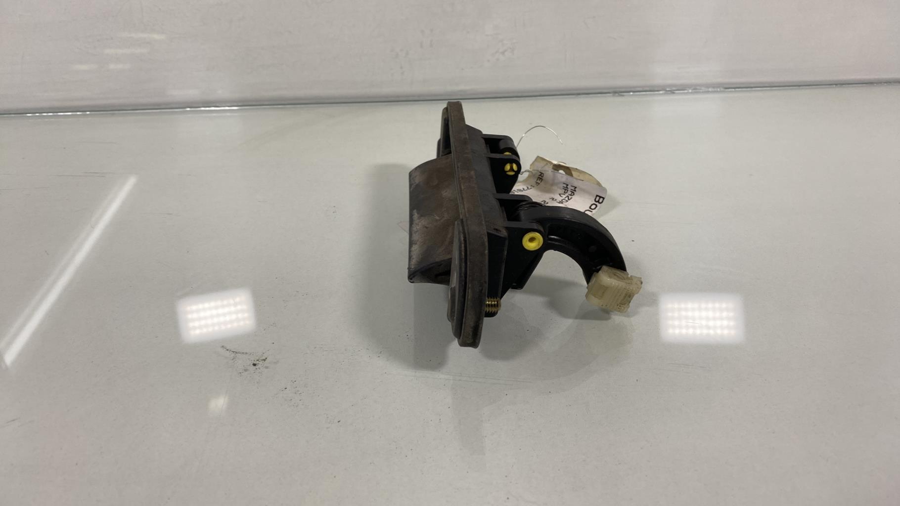 Bouton de coffre MAZDA MPV 2 Diesel - 1