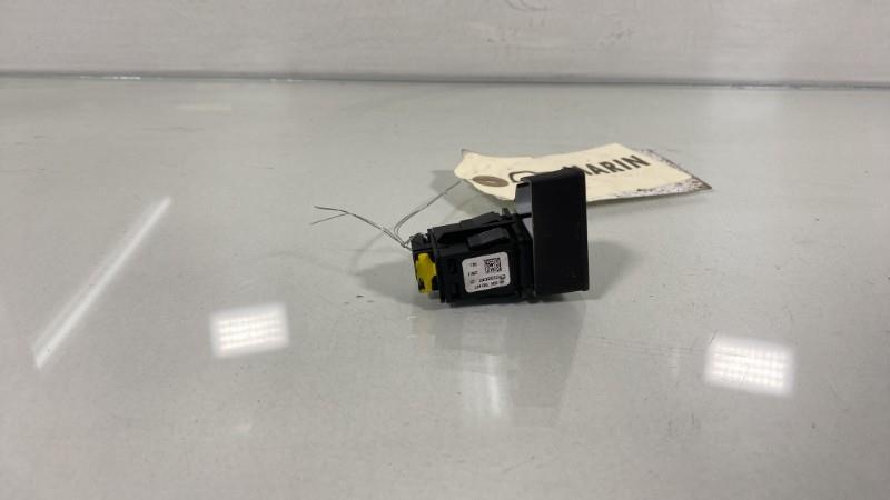 Bouton de warning CITROEN C5 2 BREAK Diesel - 1