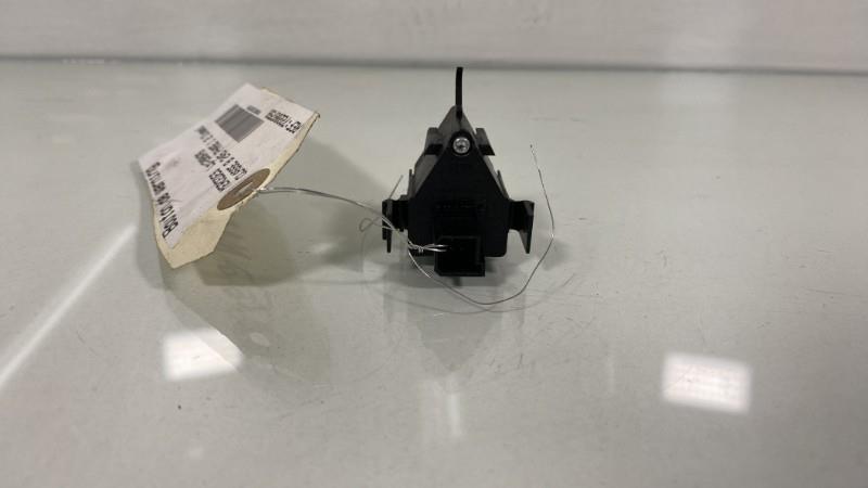 Interruttore luci emergenza MERCEDES CLASSE B 245 PHASE 1 Diésel - 1