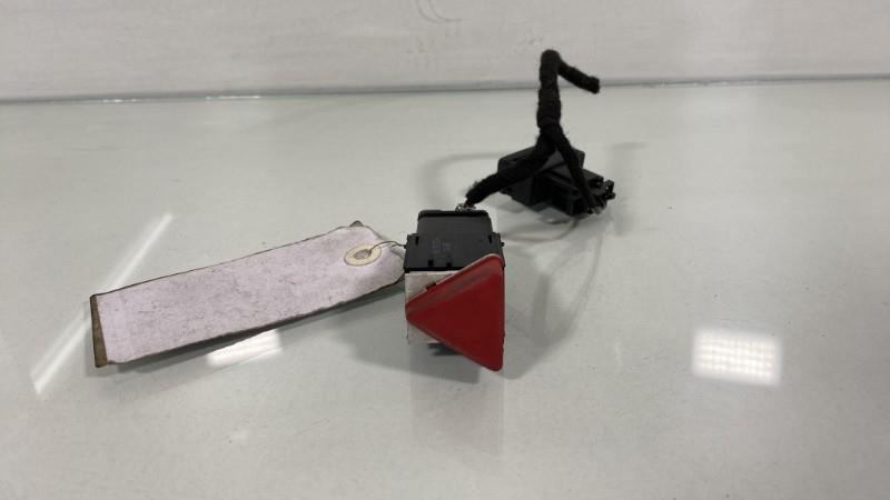 Bouton de warning VOLKSWAGEN GOLF 5 Diesel - 1