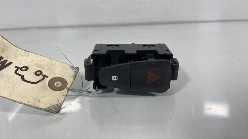 Bouton de warning DACIA SANDERO 2 PHASE 2 Essence - 1