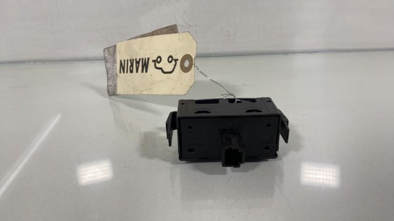 Bouton de warning RENAULT TRAFIC 3 LONG PHASE 1 Diesel - 1