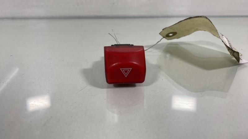 Bouton de warning NISSAN MICRA 3 PHASE 1 Essence - 1
