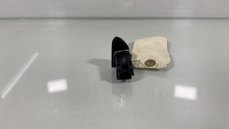 Bouton de warning RENAULT CLIO 4 PHASE 2 Essence - 1