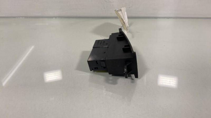 Bouton de warning SUZUKI SWIFT 4 Essence - 1