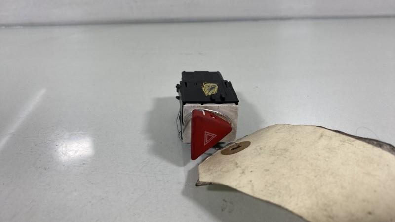 Bouton de warning VOLKSWAGEN PASSAT 5 Diesel - 1