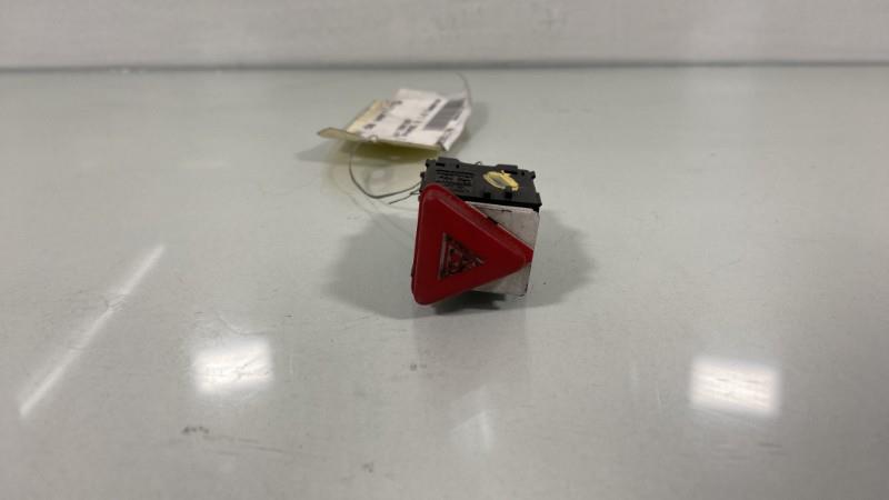 Bouton de warning SKODA FABIA 1 PHASE 2 Essence - 1