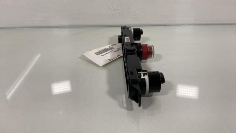 Bouton de warning FIAT 500 2 PHASE 1 Essence - 1