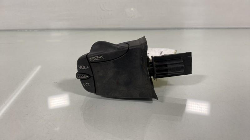 Commande autoradio FORD FIESTA 5 PHASE 2 Diesel - 1